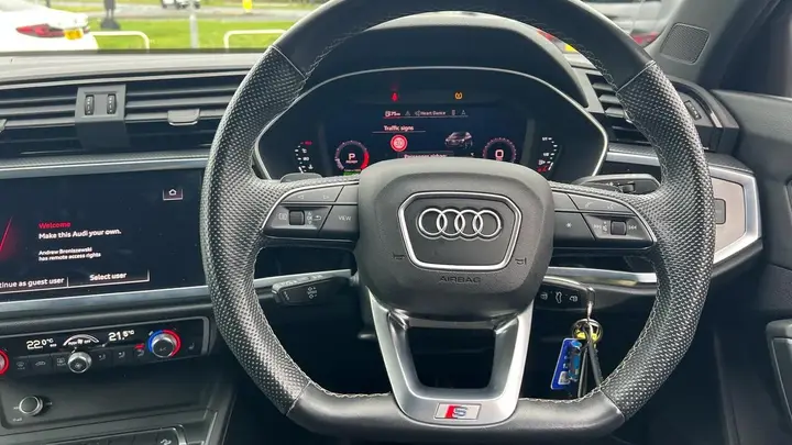 Audi Q3 2022 photo 5