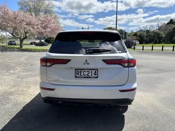 Mitsubishi Outlander 2025 photo 4