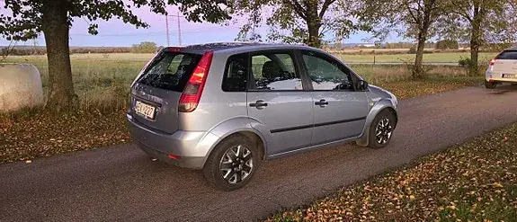 Ford Fiesta 2005 photo 3
