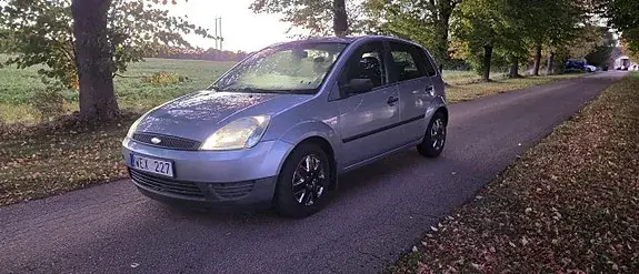 Ford Fiesta 2005 photo 2