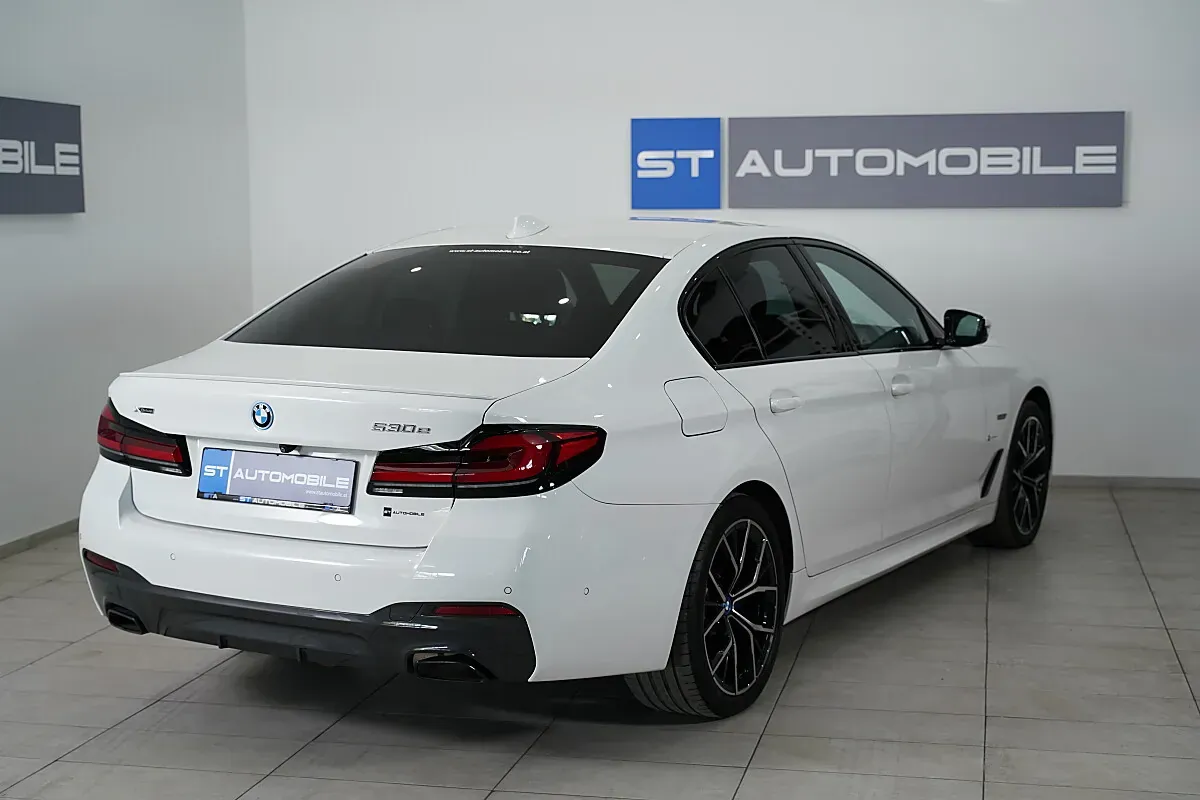 BMW 5 Series 2022 photo 3