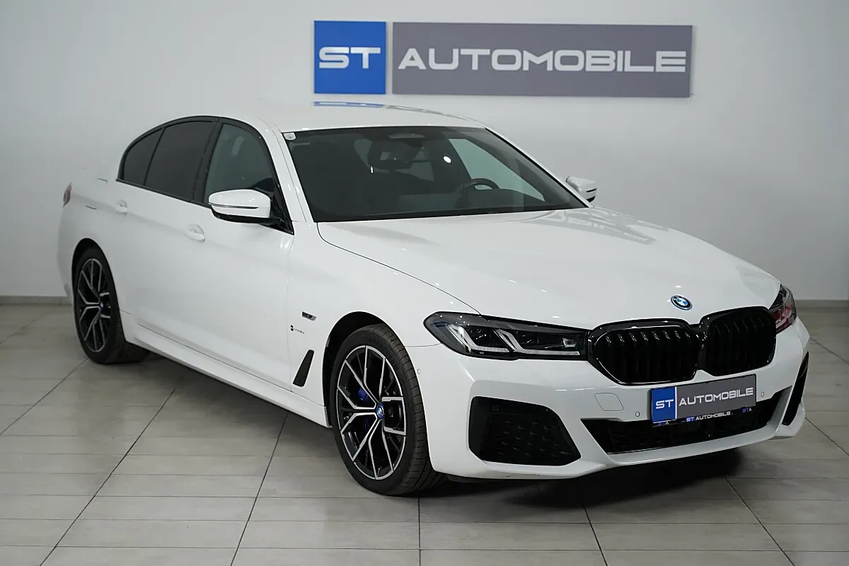 BMW 5 Series 2022 photo 2