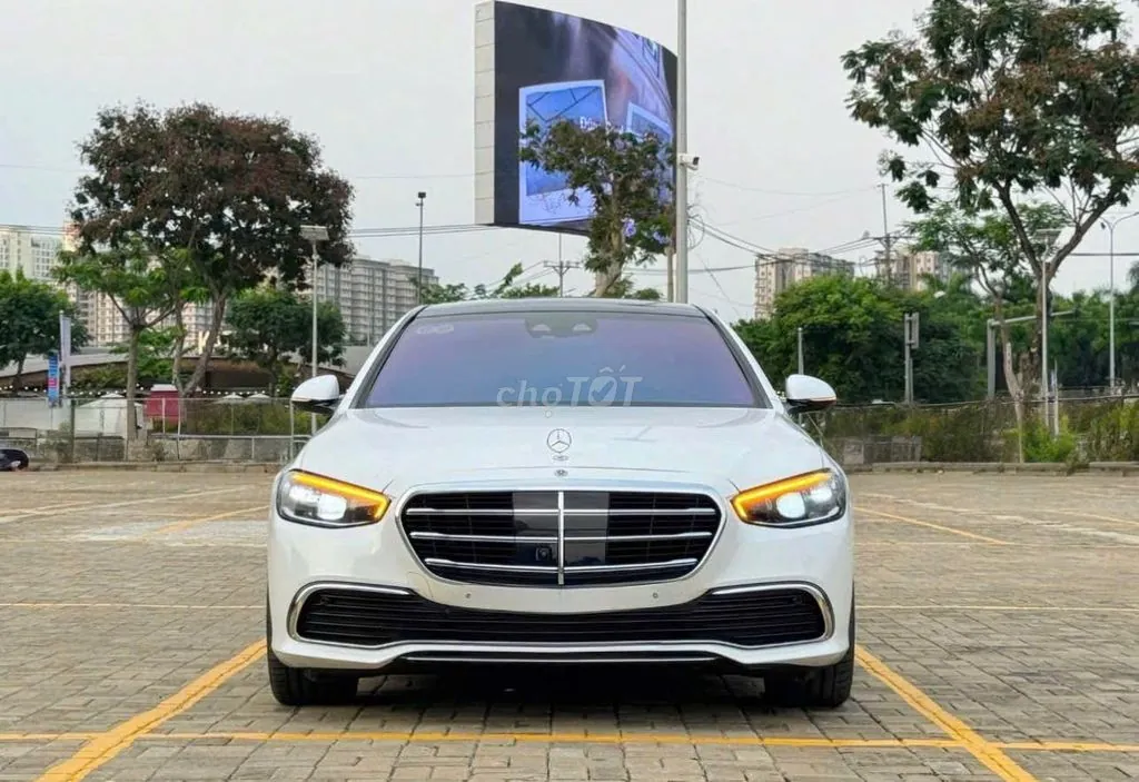 Mercedes-Benz S-Class 2025 photo 2