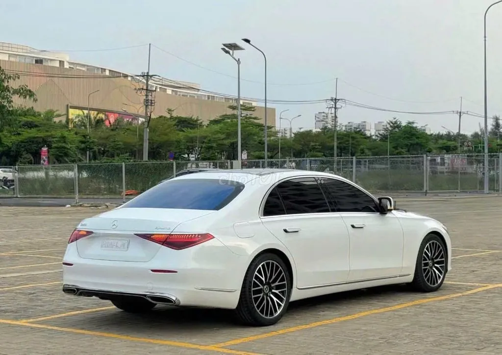 Mercedes-Benz S-Class
