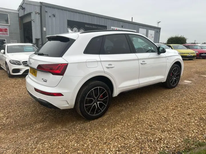 Audi Q5 2022 photo 3