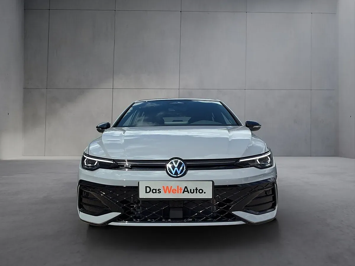 Volkswagen Golf 2026 photo 2