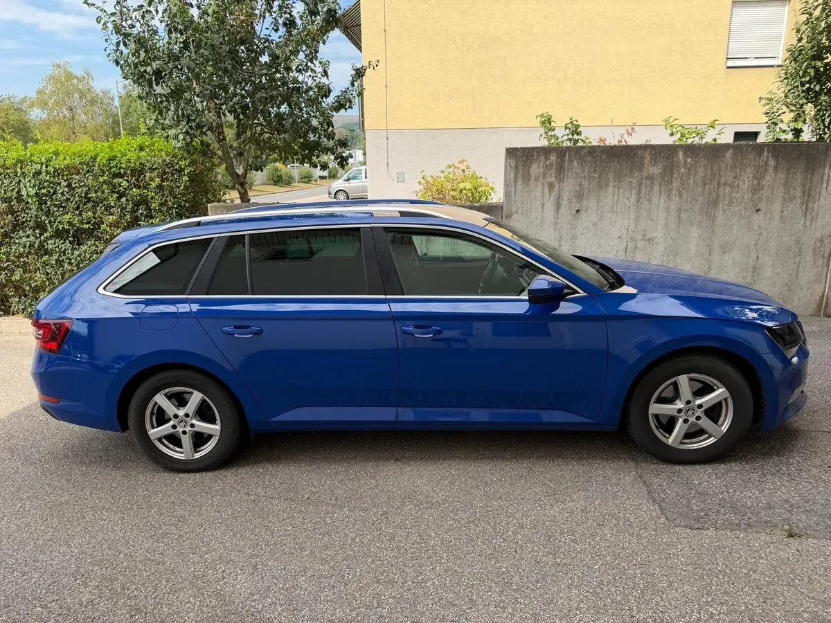 Skoda Superb 2018 photo 2