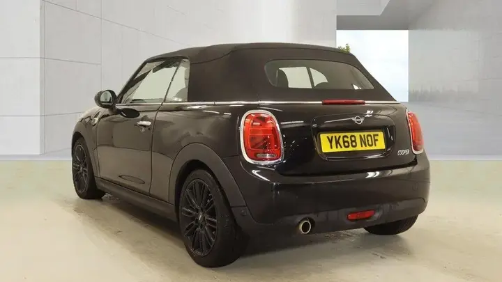 Mini Convertible 2018 photo 2