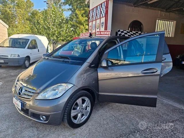 Mercedes-Benz A 160 2010 photo 3