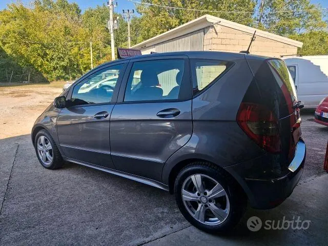 Mercedes-Benz A 160 2010 photo 4