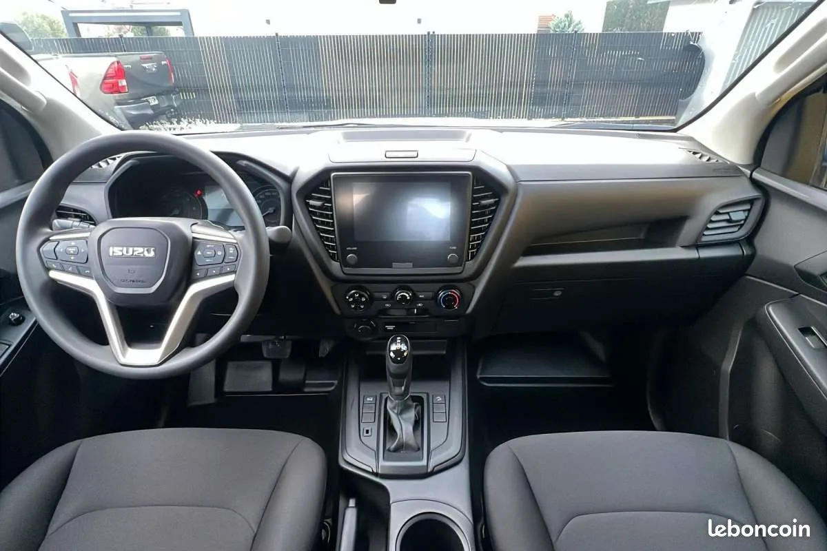 Isuzu D-Max 2025 photo 3