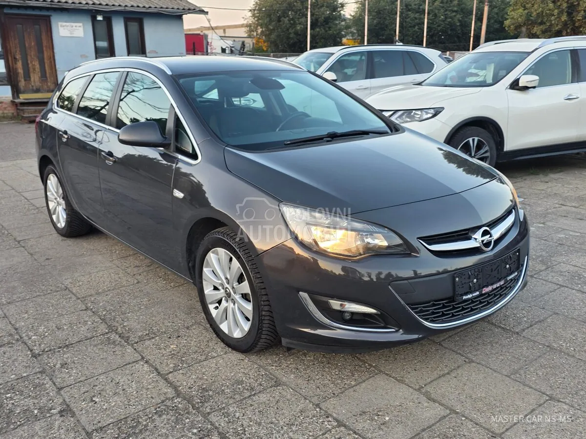 Opel Astra J 2015 photo 4