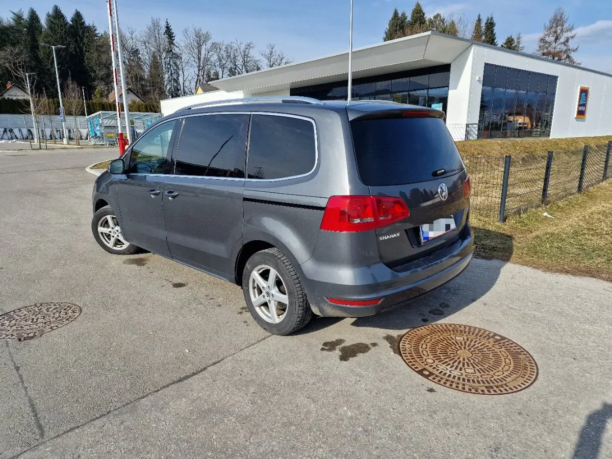 Volkswagen Sharan 2011 photo 2