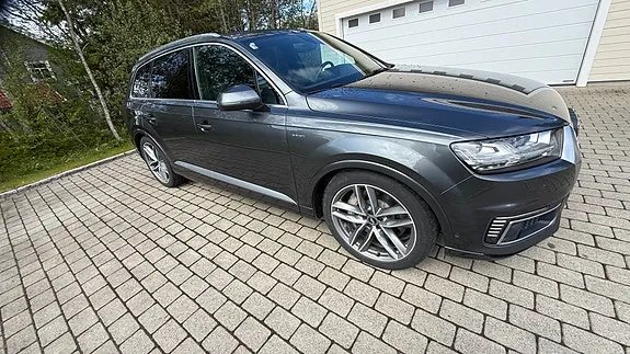 Audi Q7 2018 photo 2