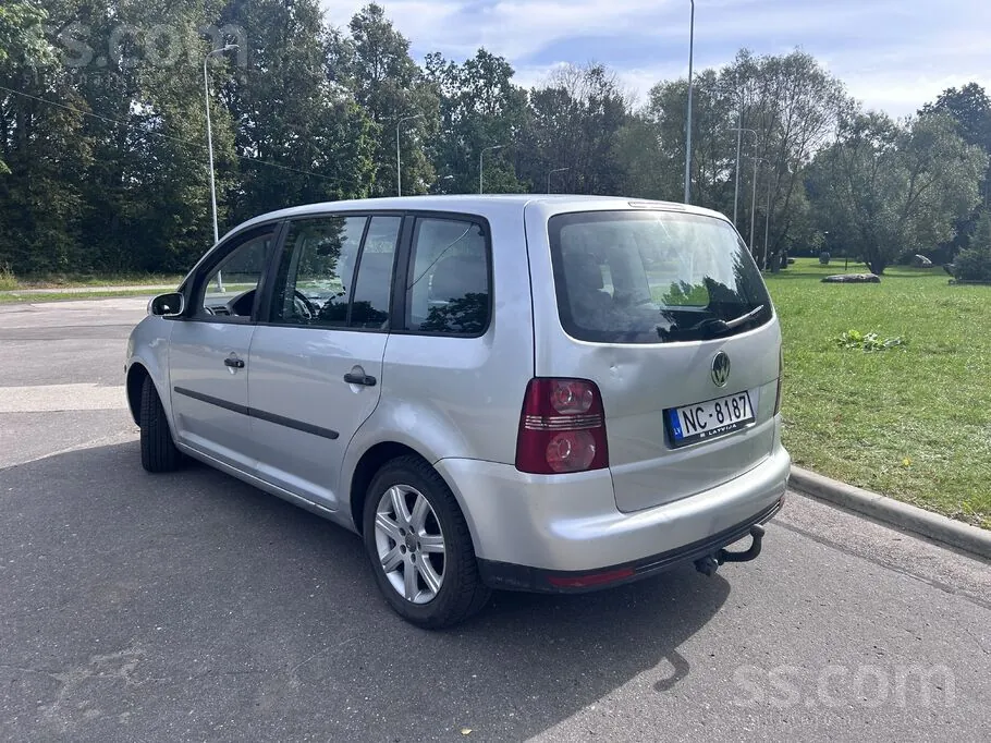 Volkswagen Touran 2007 photo 4