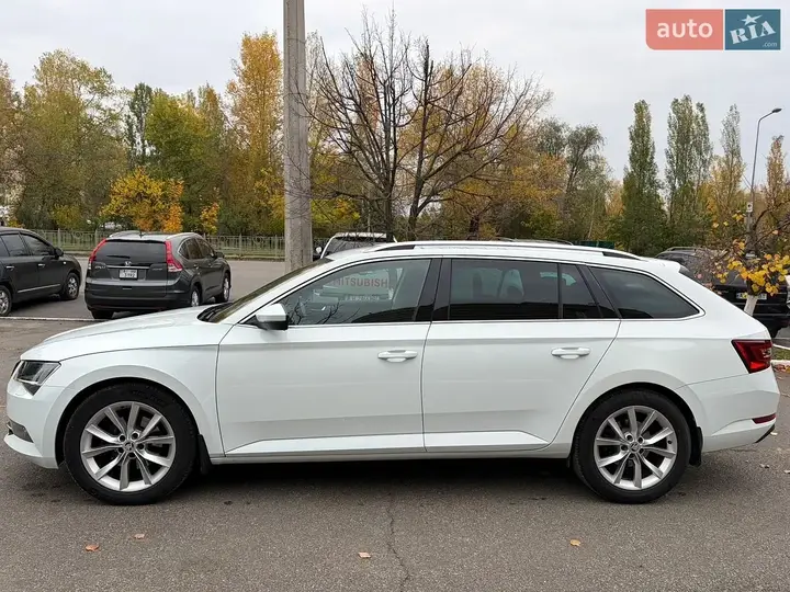 Skoda Superb 2016 photo 4