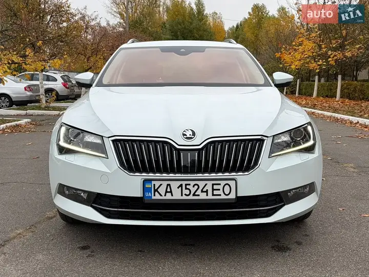 Skoda Superb 2016 photo 2