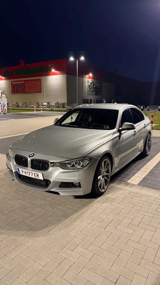 BMW 3 Series 2012 photo 2