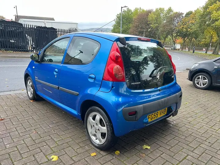 Peugeot 107 2009 photo 4