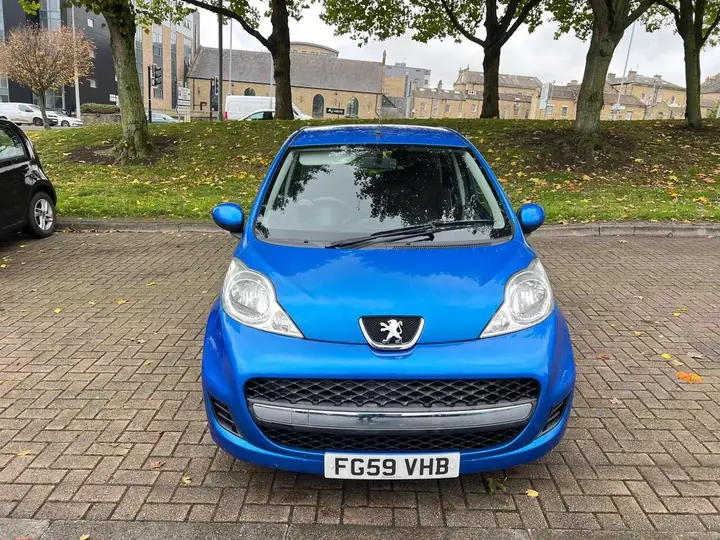 Peugeot 107 2009 photo 2