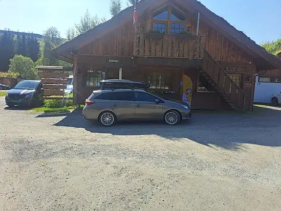 Toyota Auris 2017 photo 2