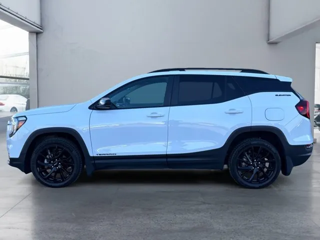 GMC Terrain 2024 photo 2