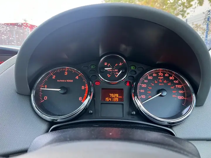 Peugeot 207 2008 photo 4