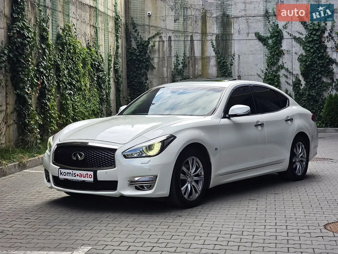 Infiniti Q70 2017 photo 5