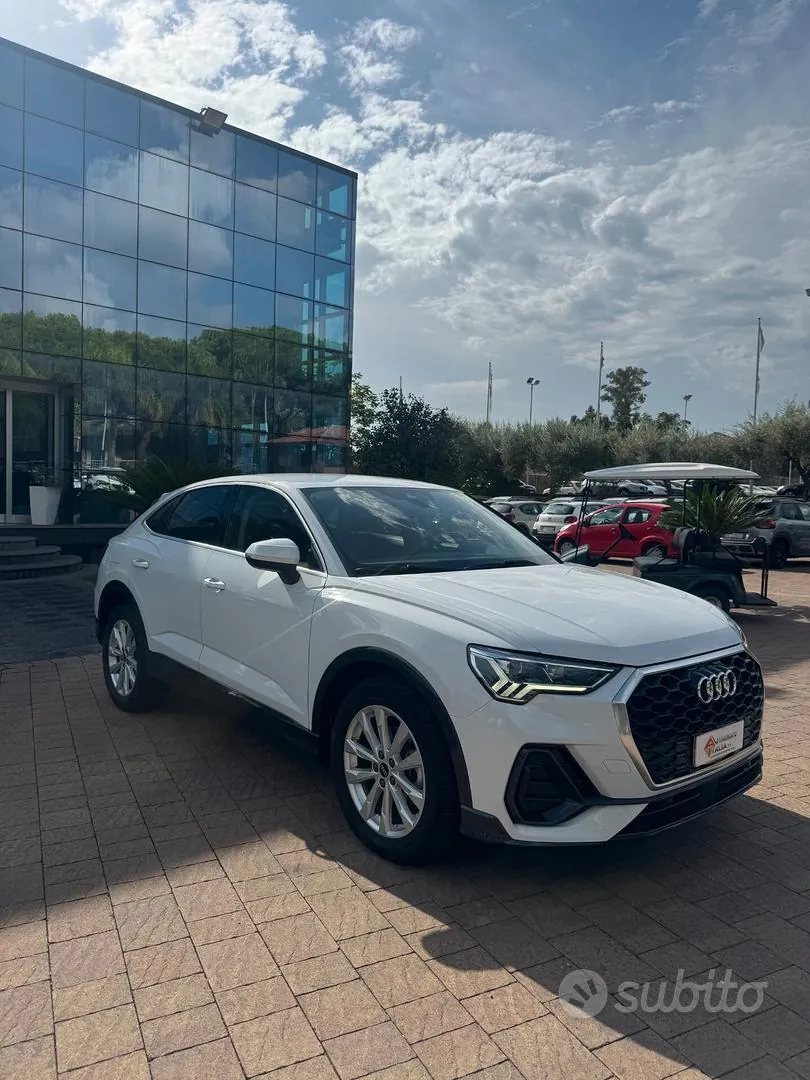 Audi Q3 2022 photo 2