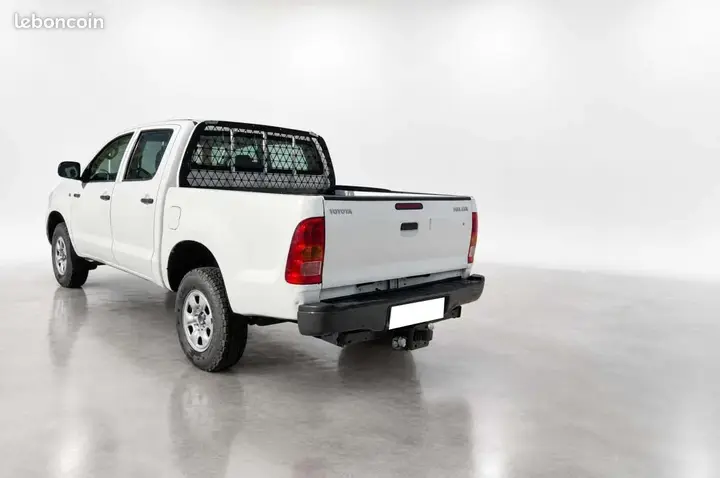 Toyota Hilux 2010 photo 2