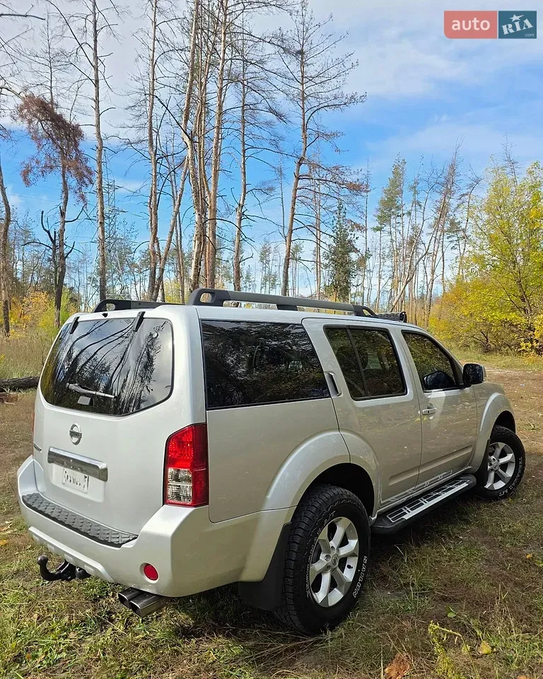 Nissan Pathfinder 2010 photo 3