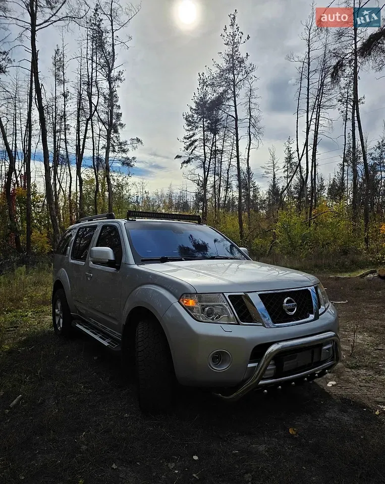 Nissan Pathfinder 2010 photo 2