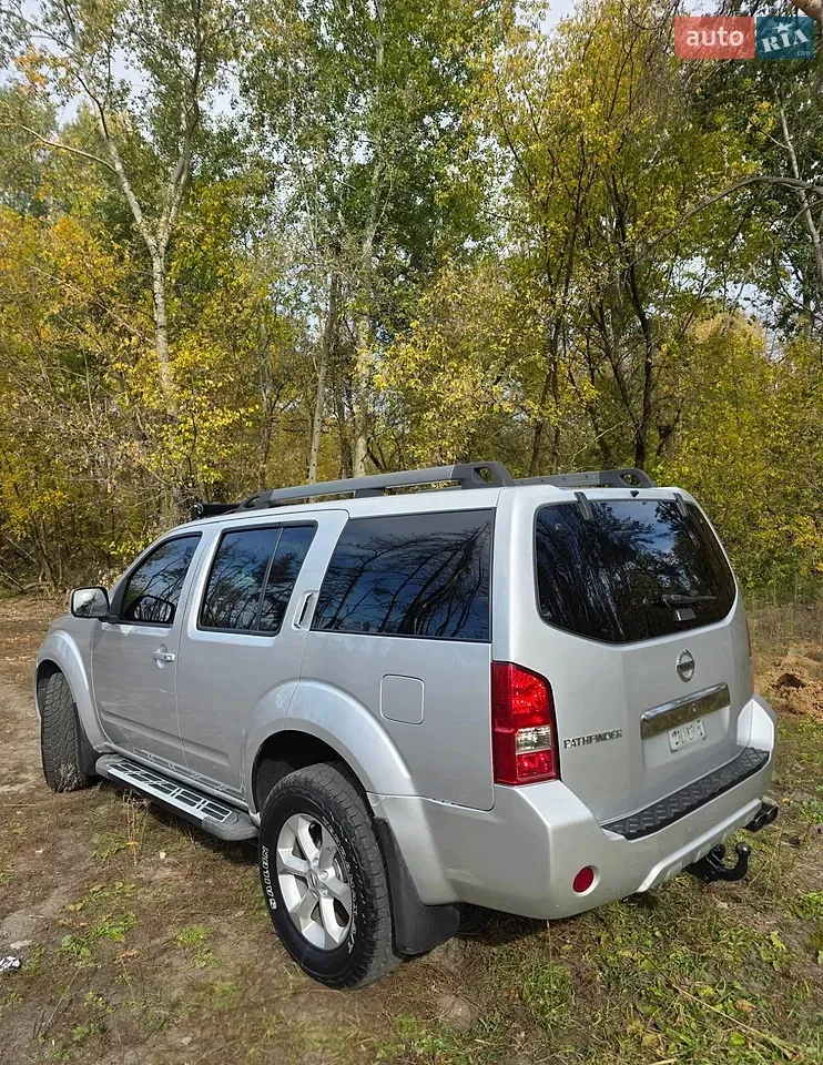 Nissan Pathfinder 2010 photo 4