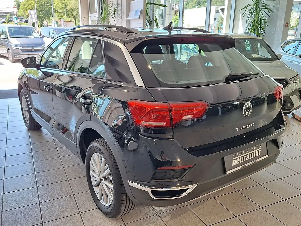 Volkswagen T-Roc 2021 photo 2