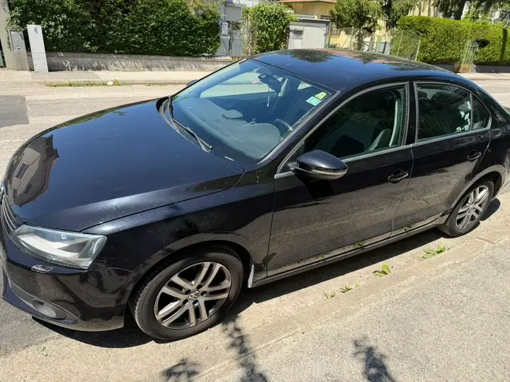 Volkswagen Jetta 2010 photo 2