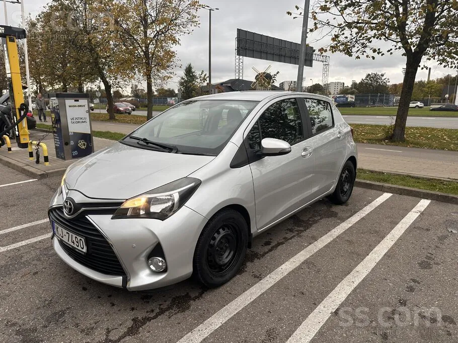 Toyota Yaris 2016 photo 2