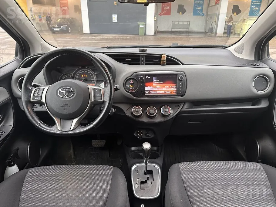 Toyota Yaris 2016 photo 5