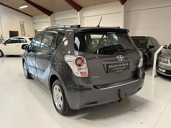 Toyota Verso 2010 photo 3