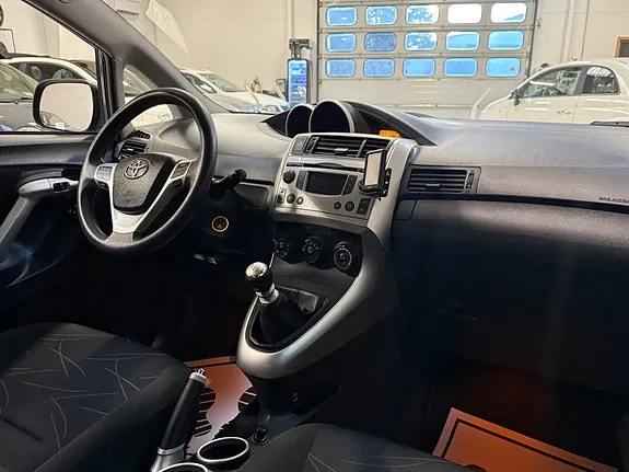 Toyota Verso 2010 photo 5