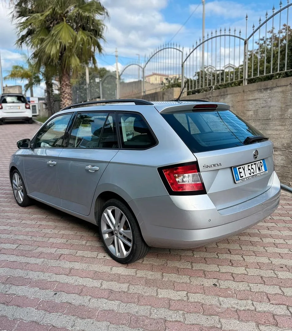 Skoda Fabia 2015 photo 4