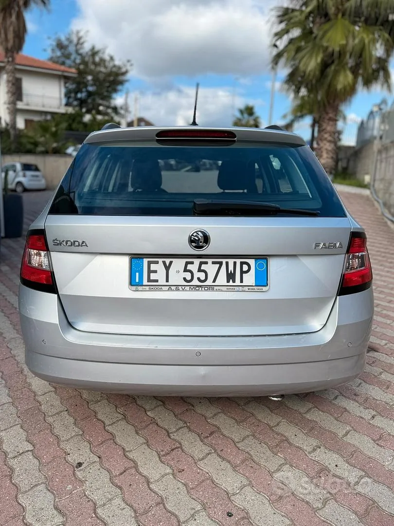 Skoda Fabia 2015 photo 5