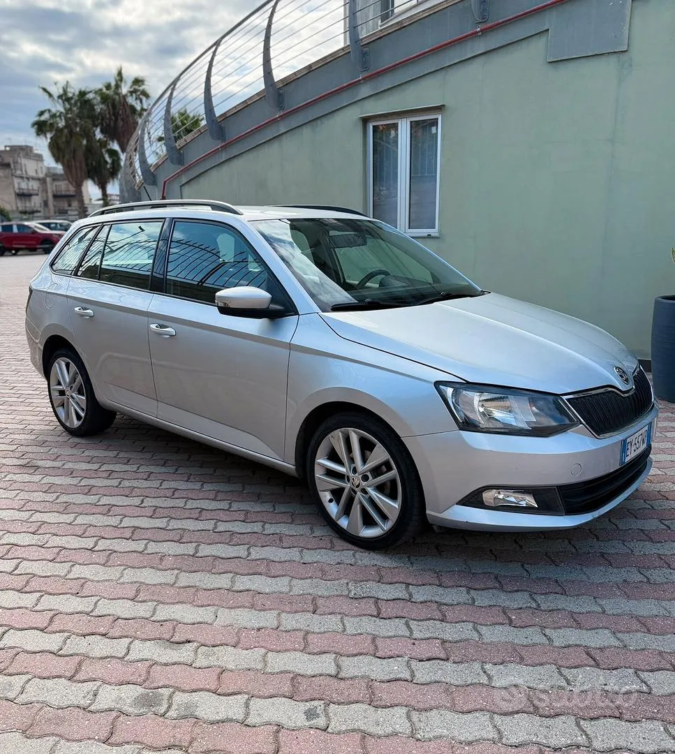 Skoda Fabia 2015 photo 2
