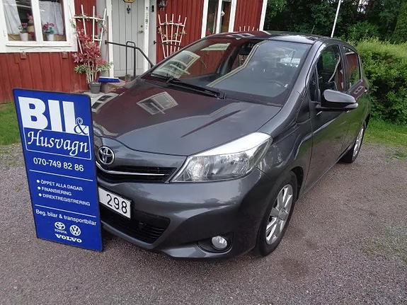 Toyota Yaris 2012 photo 3