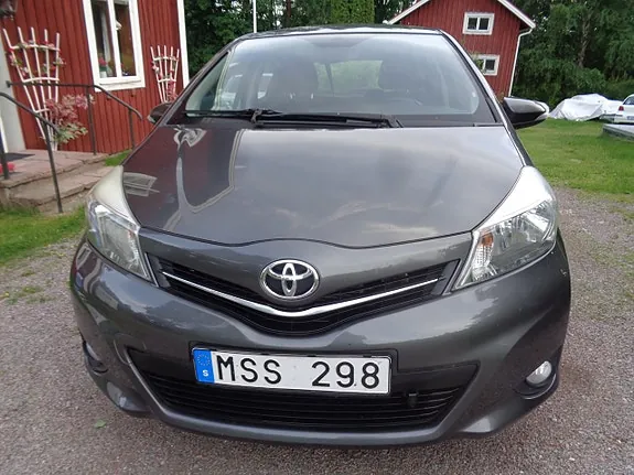 Toyota Yaris 2012 photo 4