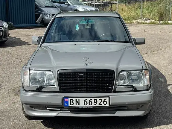 Mercedes-Benz E 300 1994 photo 3