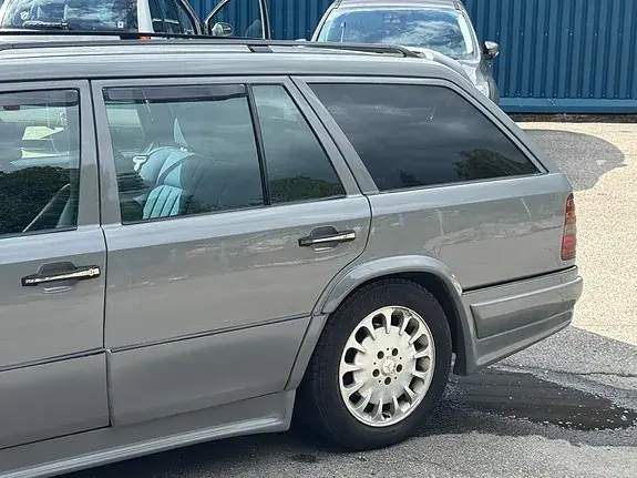 Mercedes-Benz E 300 1994 photo 5