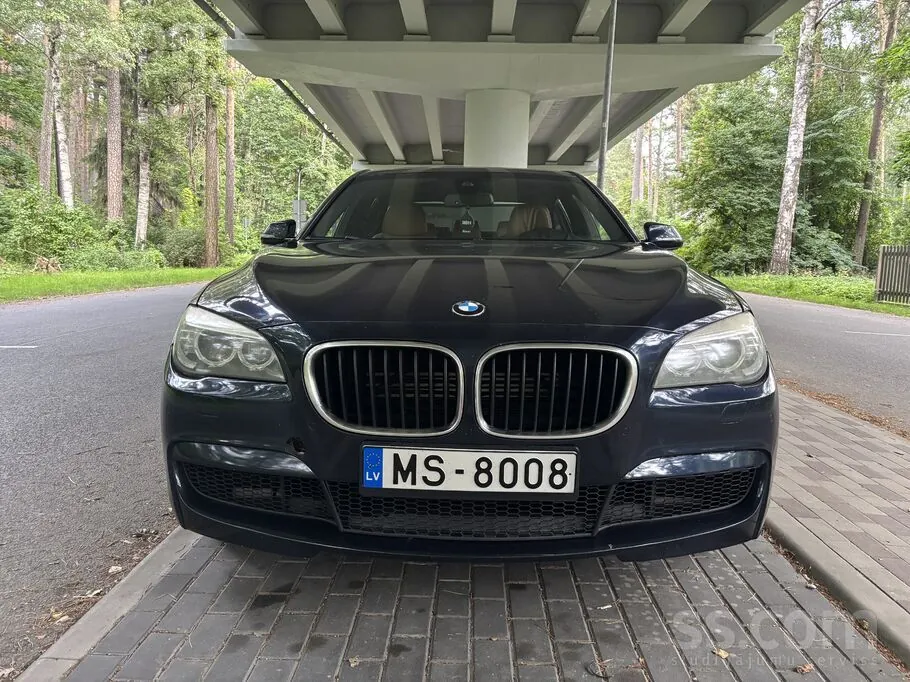 BMW 750