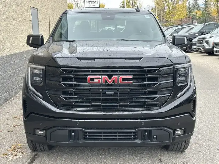 GMC Sierra 1500 2026 photo 2