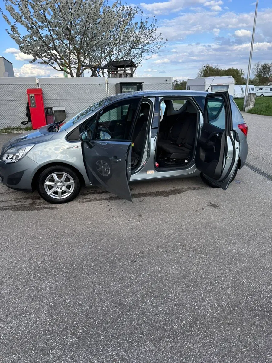 Opel Meriva 2011 photo 3