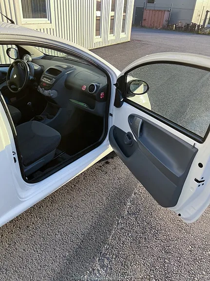 Peugeot 107 2008 photo 5